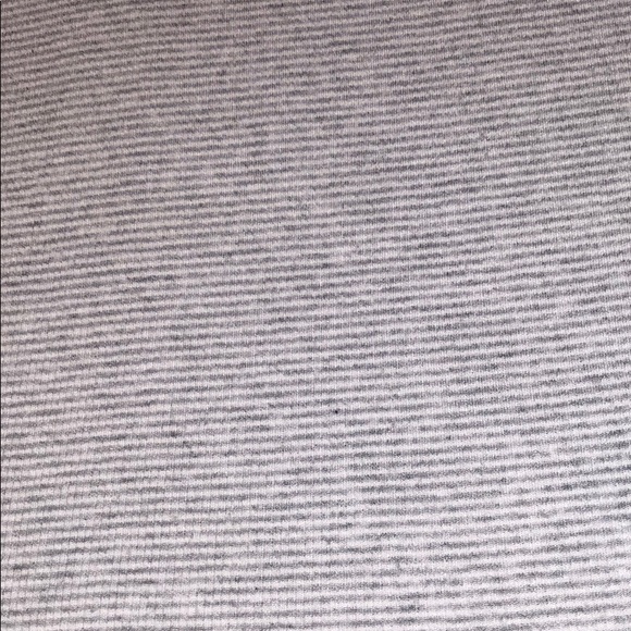 Brandy Melville tee one size - Picture 3 of 4